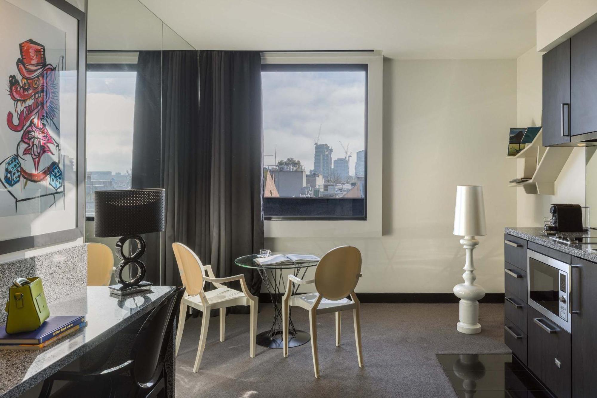 The Cullen Melbourne - Art Series Esterno foto A typical apartment interior