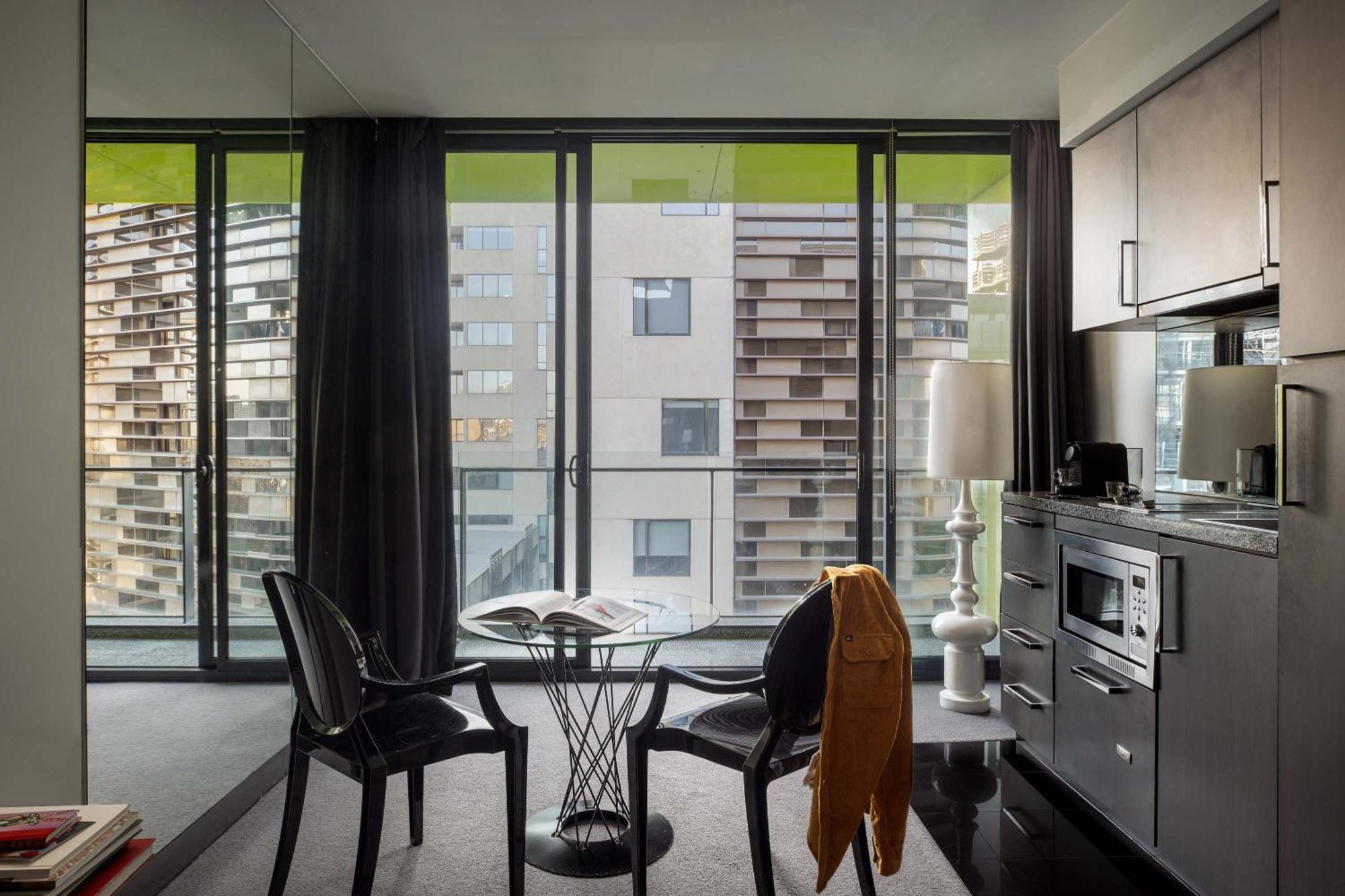 The Cullen Melbourne - Art Series Esterno foto A kitchen in a typical apartment